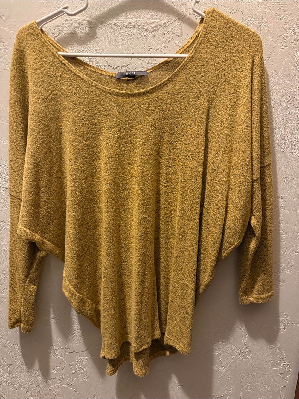 Gyft Women's Mustard Yellow Scoop-Neck size XS